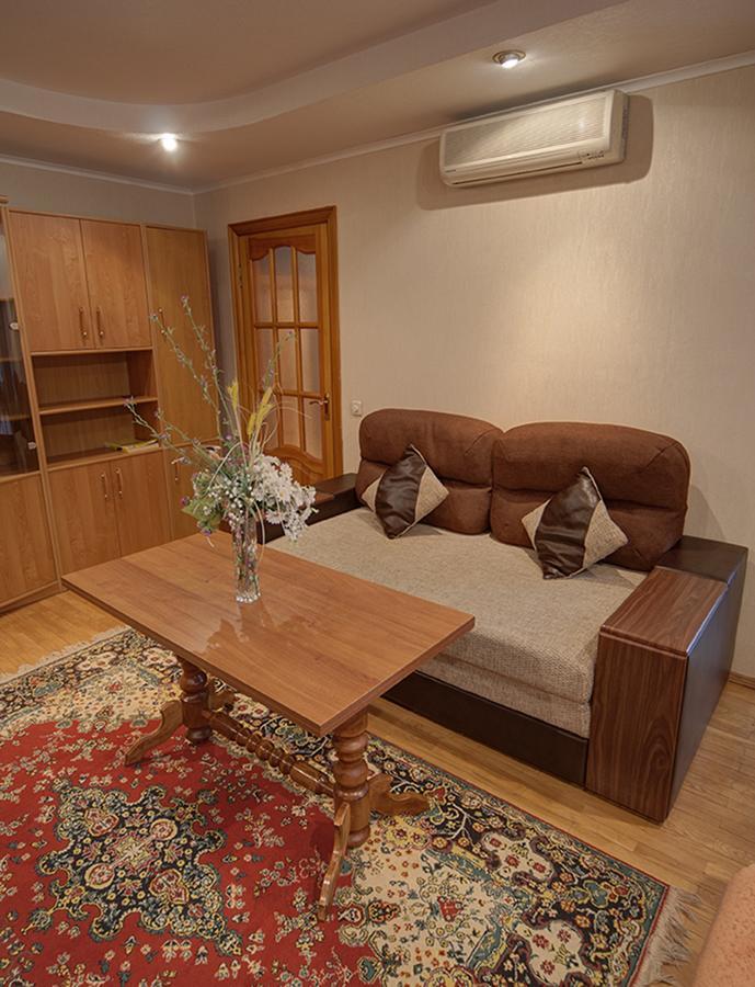 Квартира По Улице Большая Васильковская, 129 Kyiv Exterior photo